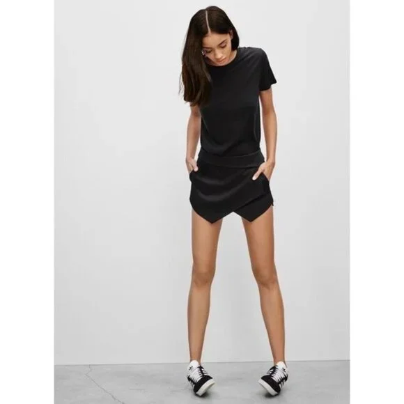 Aritzia Talula Black Skort size 4 - Picture 2 of 10